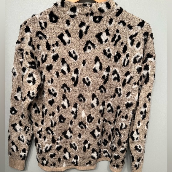 TRIBRAL Tan and Black Cheetah Print Sweater, Size Medium, A4 - Picture 2 of 7